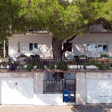 Apartments Adisa Omiš Buitenkant foto