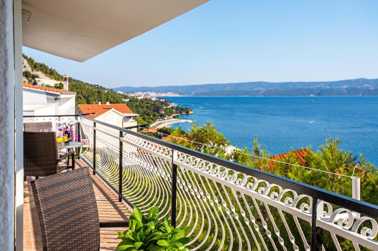 Apartments Adisa Omiš Buitenkant foto