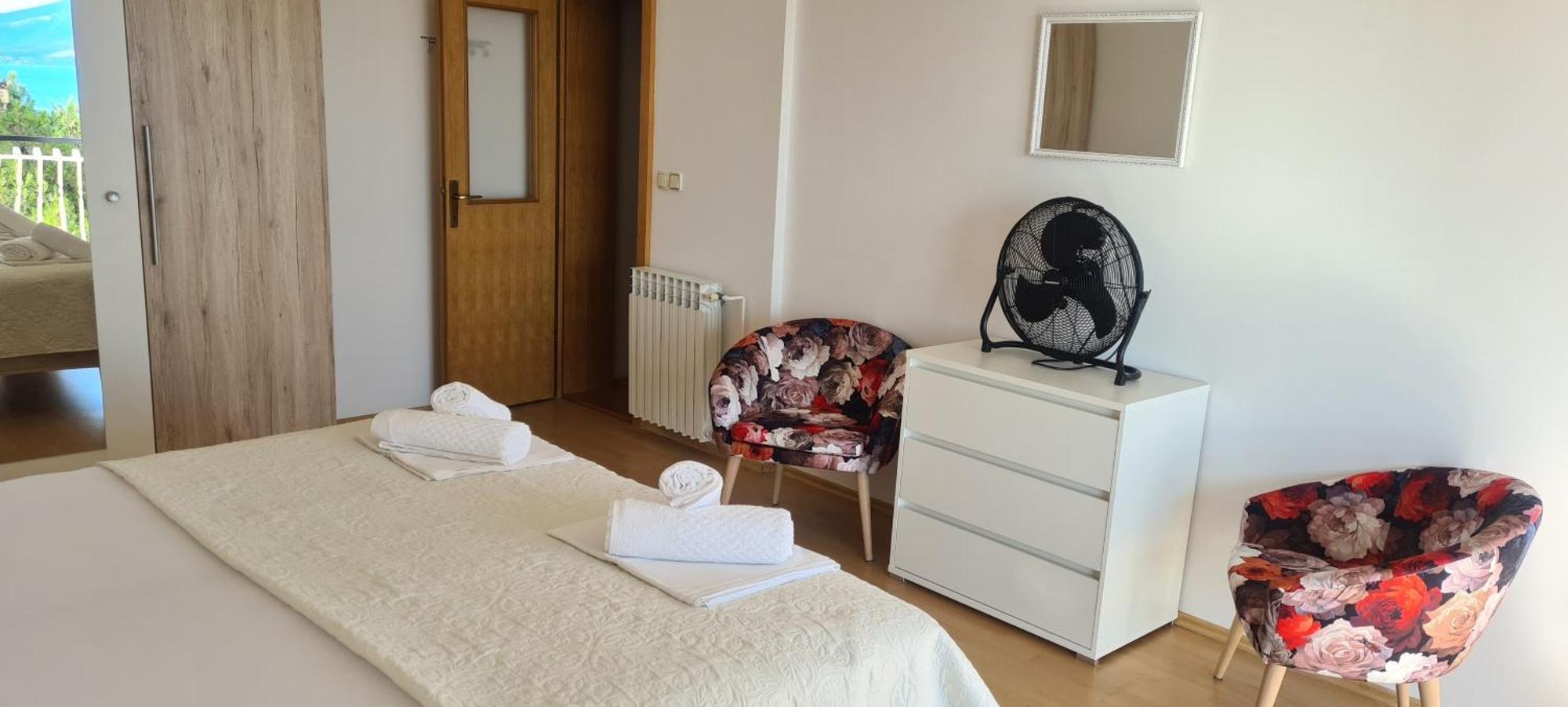 Apartments Adisa Omiš Buitenkant foto