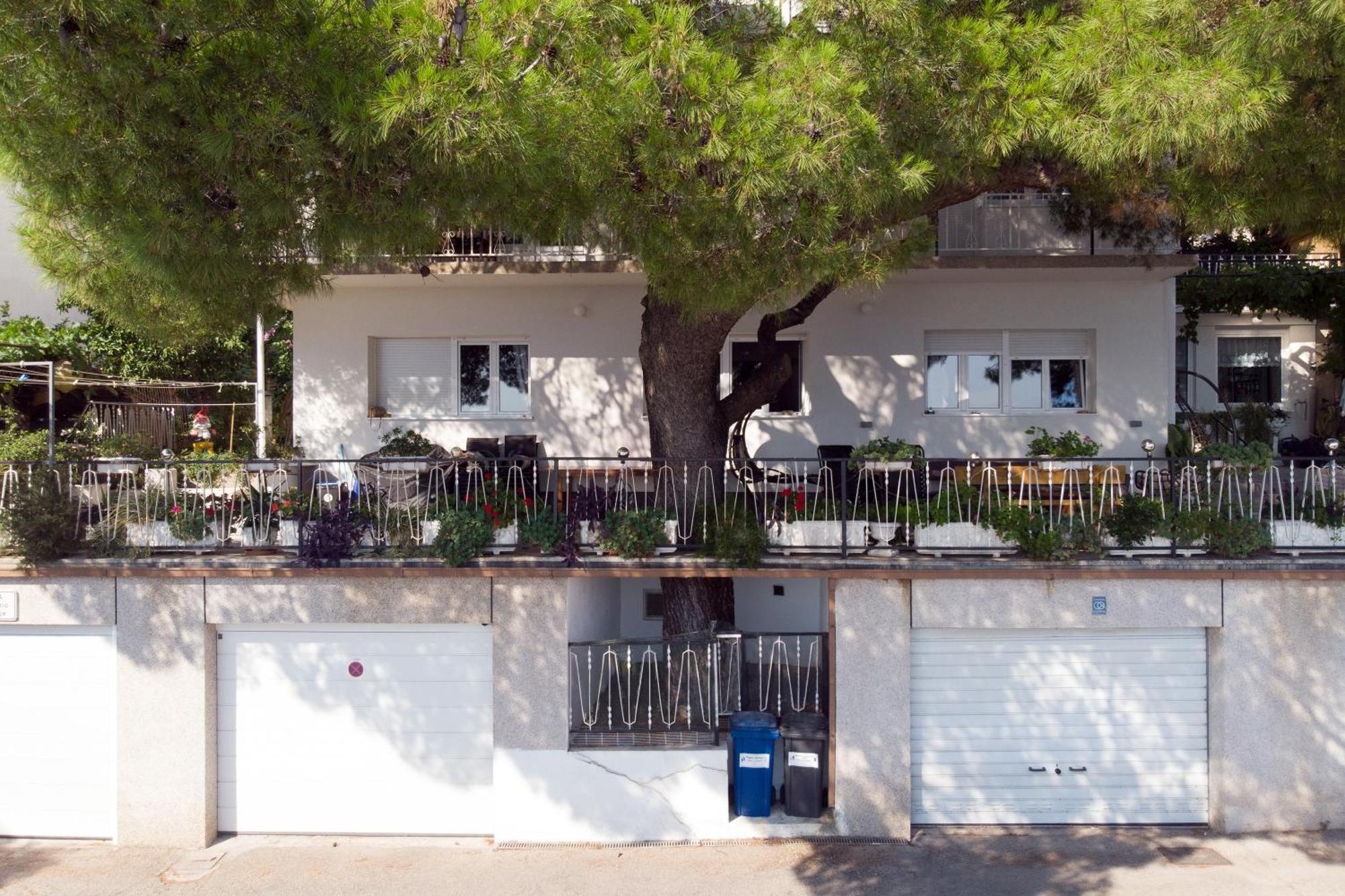 Apartments Adisa Omiš Buitenkant foto